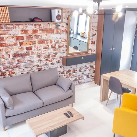 Сasa de vacaciones Maison Avec Terrasse Plein Sud A 7 Min De La Gare Nantes