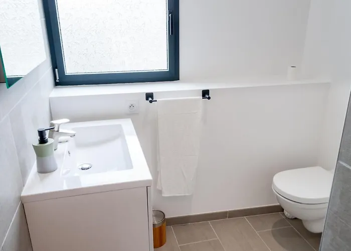 Maison Avec Terrasse Plein Sud A 7 Min De La Gare 度假居 南特